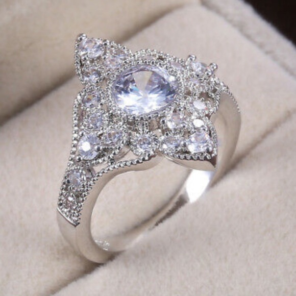 925 Sterling Silver Rings Cut White Sapphire Ring - Picture 5 of 7